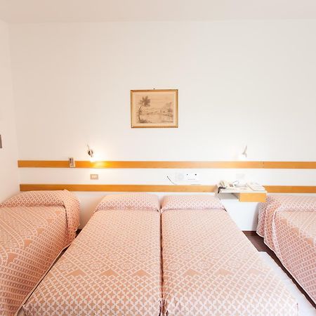 Hotel Rossini Tabiano Terme Kültér fotó