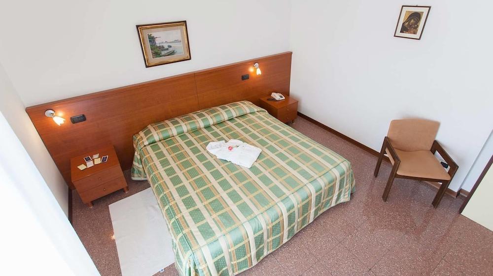 Hotel Rossini Tabiano Terme Kültér fotó