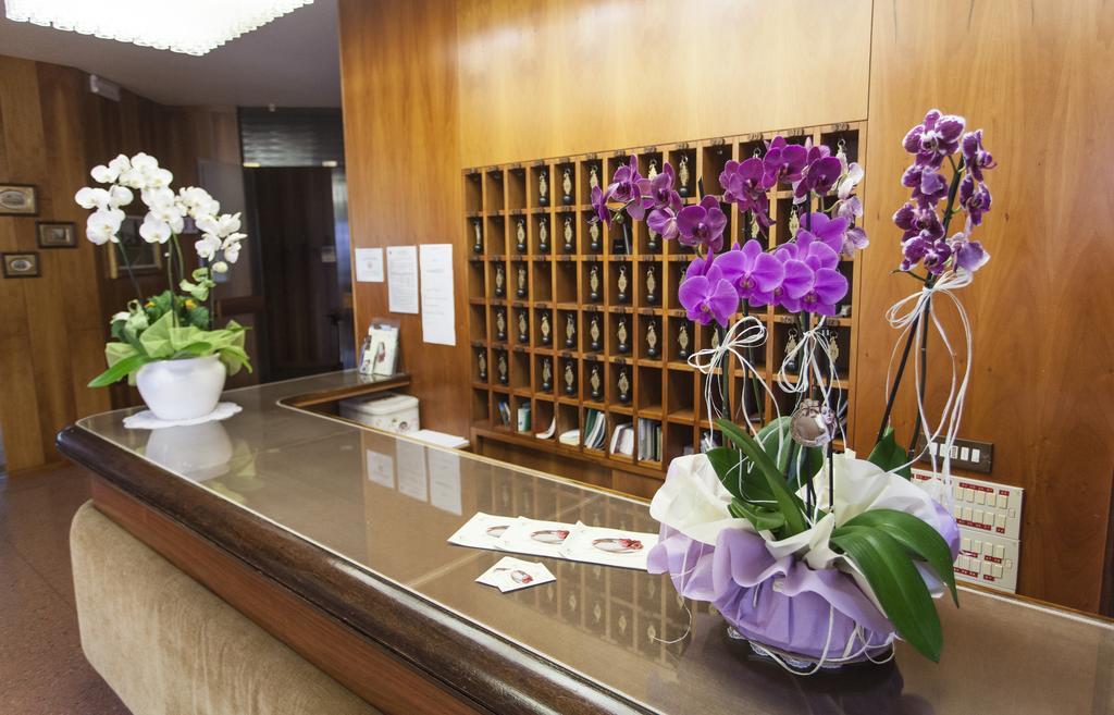 Hotel Rossini Tabiano Terme Kültér fotó