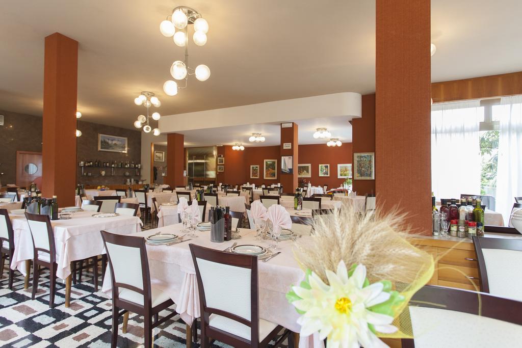 Hotel Rossini Tabiano Terme Kültér fotó