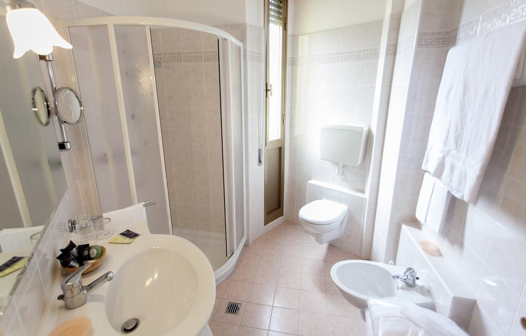 Hotel Rossini Tabiano Terme Kültér fotó