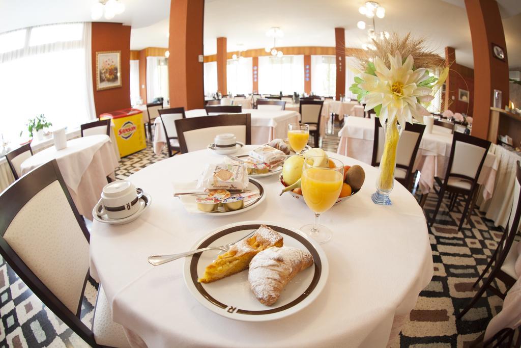 Hotel Rossini Tabiano Terme Kültér fotó