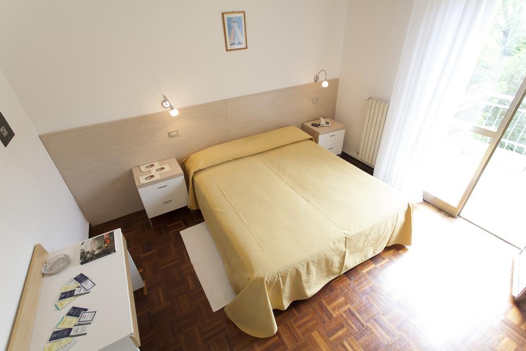 Hotel Rossini Tabiano Terme Kültér fotó
