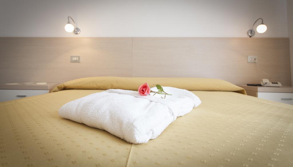 Hotel Rossini Tabiano Terme Kültér fotó