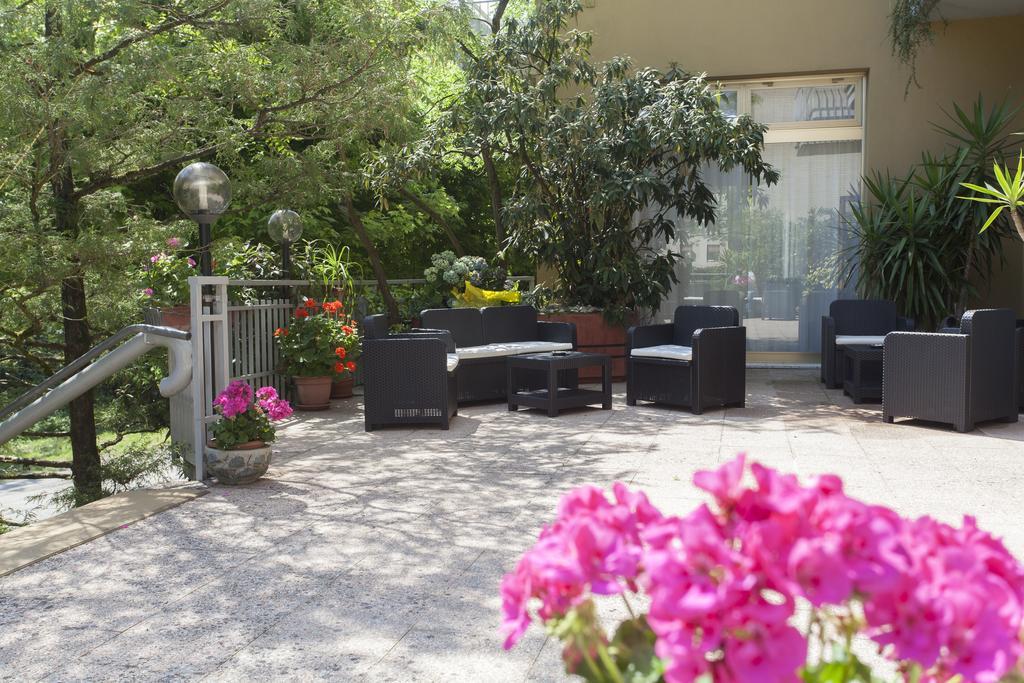 Hotel Rossini Tabiano Terme Kültér fotó