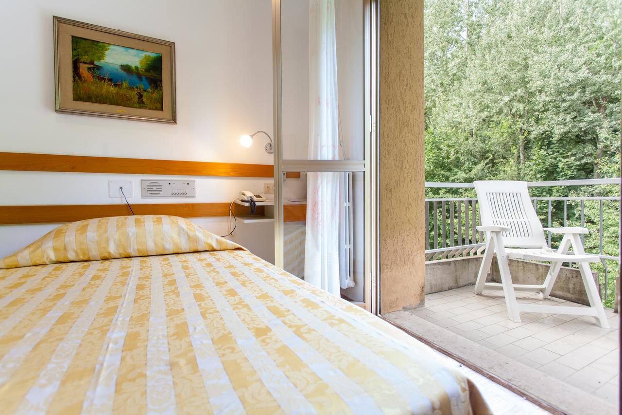 Hotel Rossini Tabiano Terme Kültér fotó
